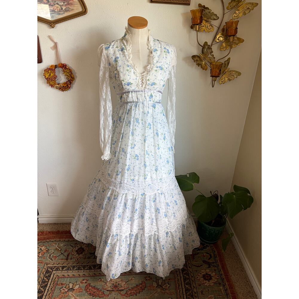 Vintage Floral Prairie Dress - Picture 4 of 7